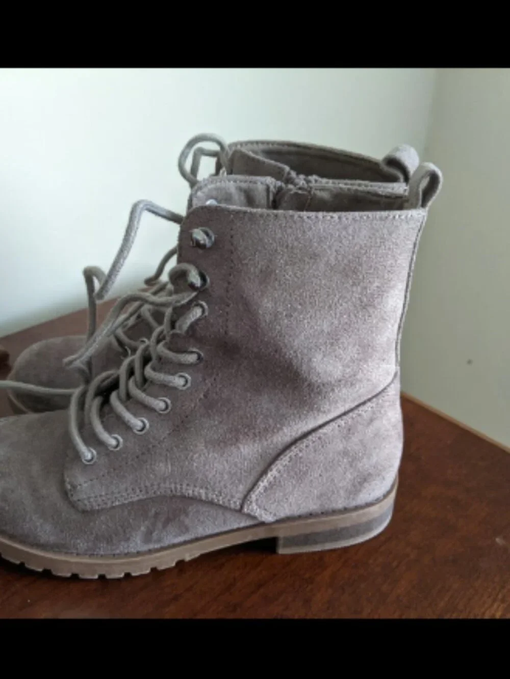 Crown Vintage Girls Taupe Boots - Size 2 - EUC